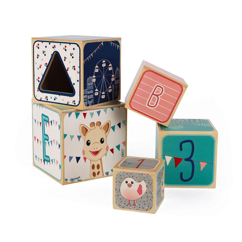 Sophie la giraffe stacking cubes
